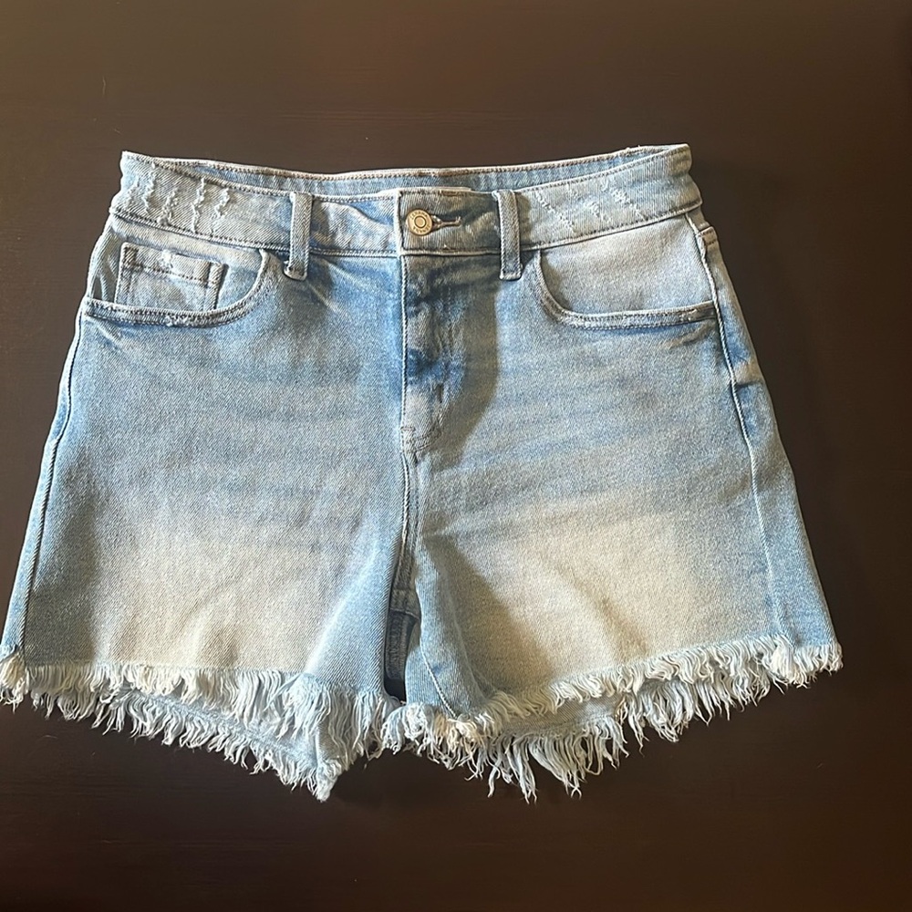Zenana, raw hem denim shorts with light distressing. In good condition, size M